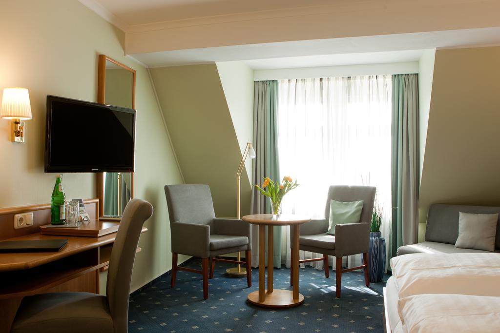 Landhotel Zur Bretzel Babenhausen  Habitación foto