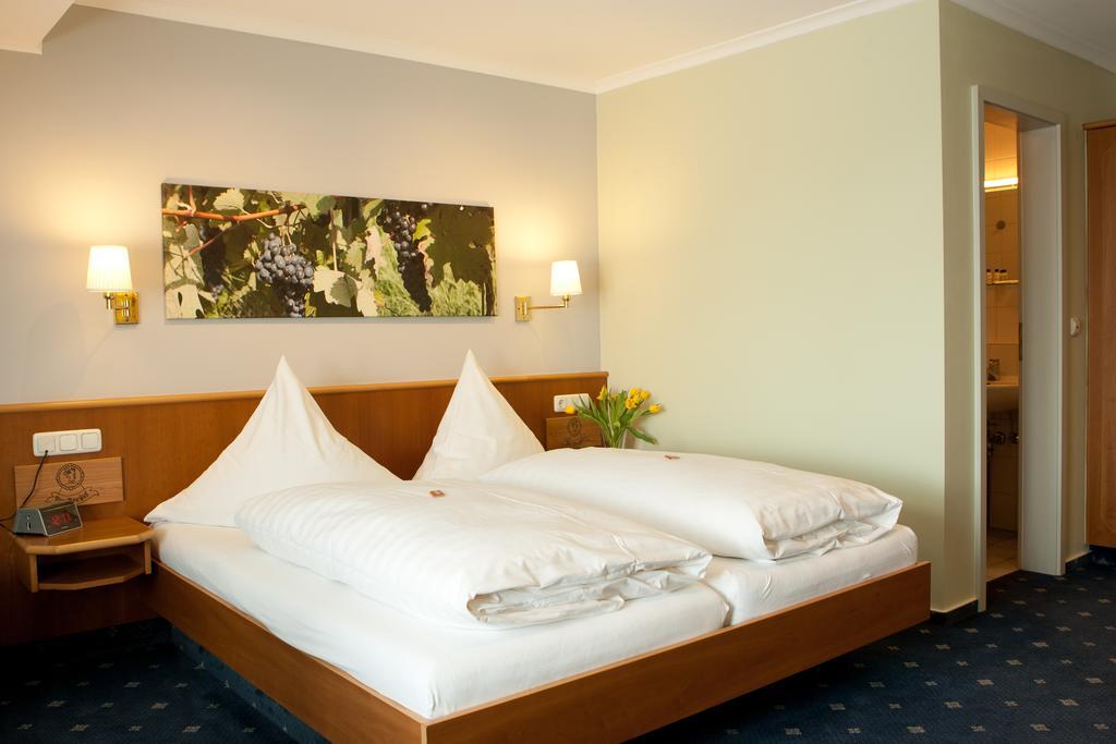 Landhotel Zur Bretzel Babenhausen  Habitación foto